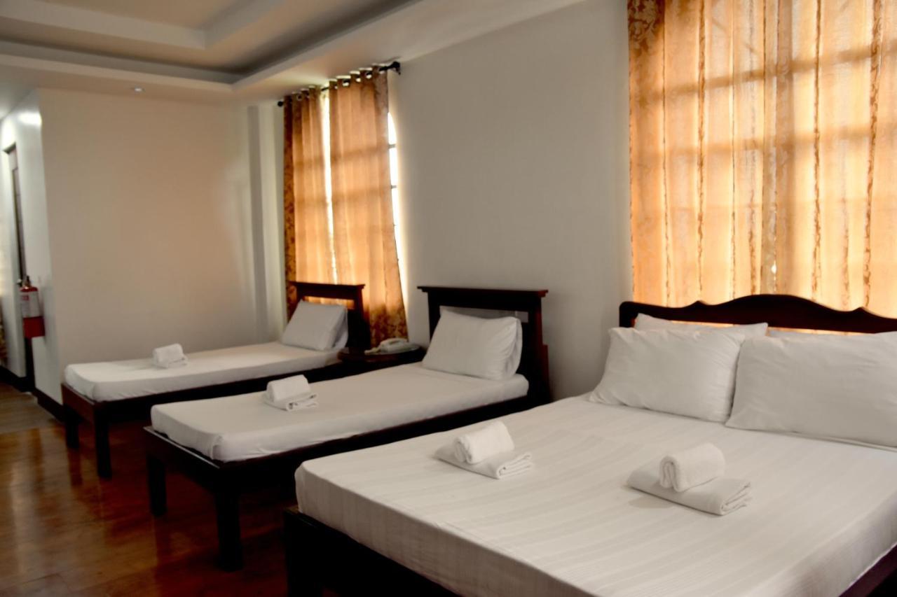 Isla De Oro Hotel Mamburao Экстерьер фото