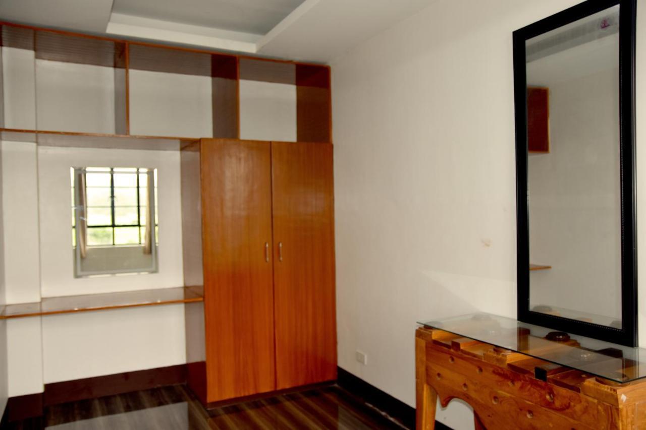 Isla De Oro Hotel Mamburao Экстерьер фото