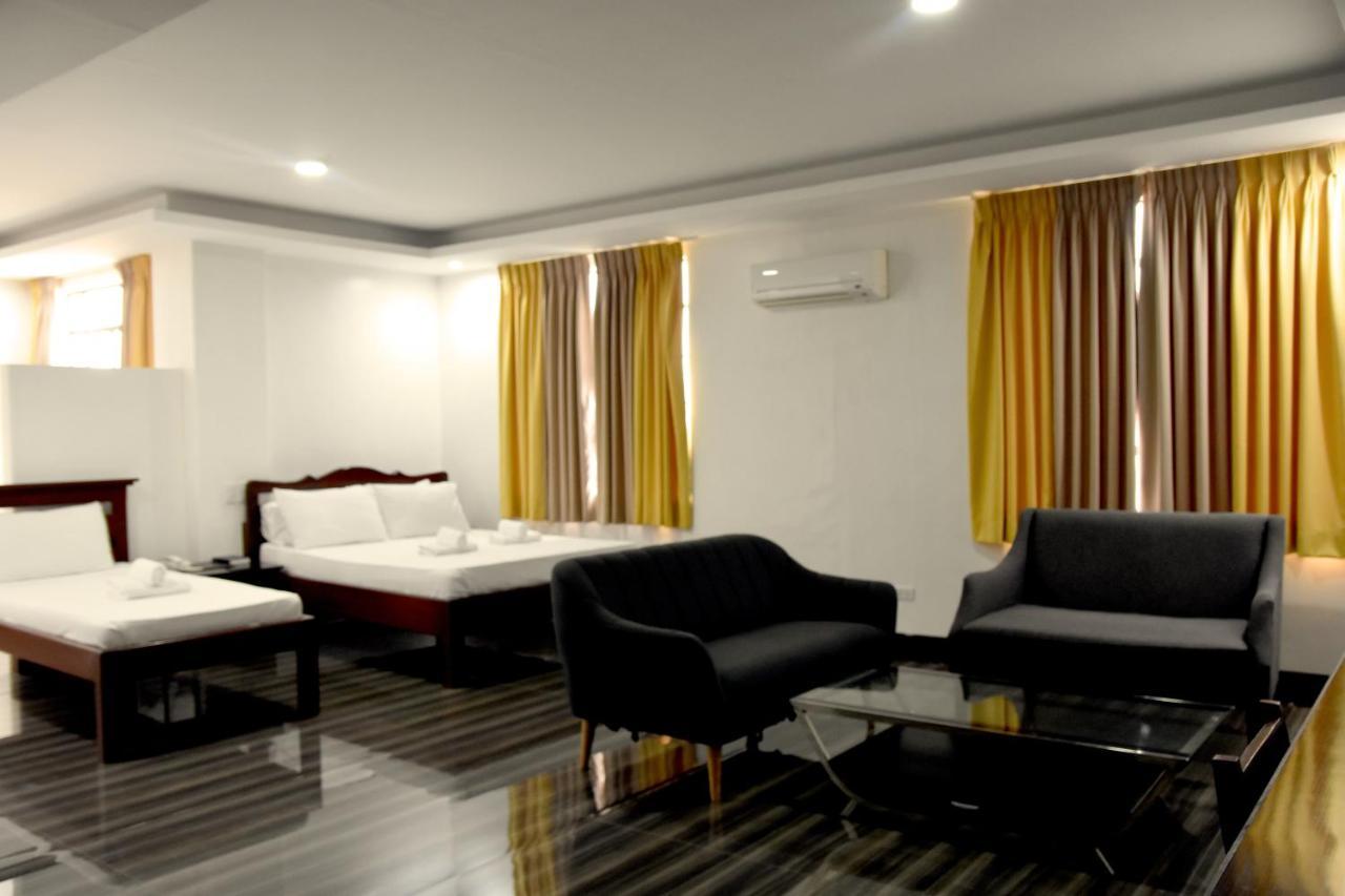 Isla De Oro Hotel Mamburao Экстерьер фото