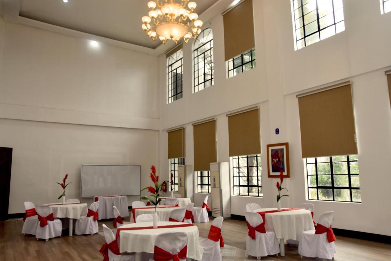 Isla De Oro Hotel Mamburao Экстерьер фото