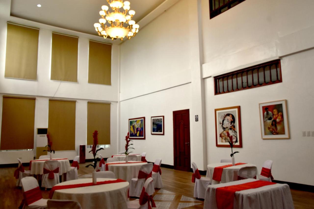 Isla De Oro Hotel Mamburao Экстерьер фото