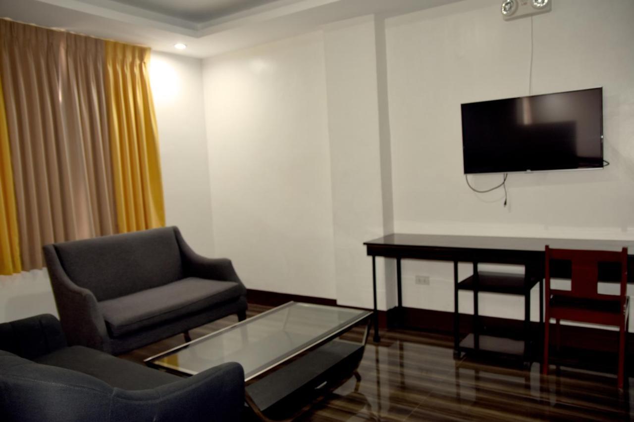 Isla De Oro Hotel Mamburao Экстерьер фото