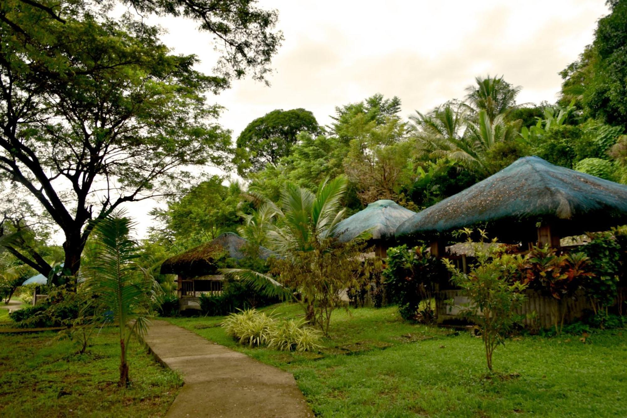 Isla De Oro Hotel Mamburao Экстерьер фото