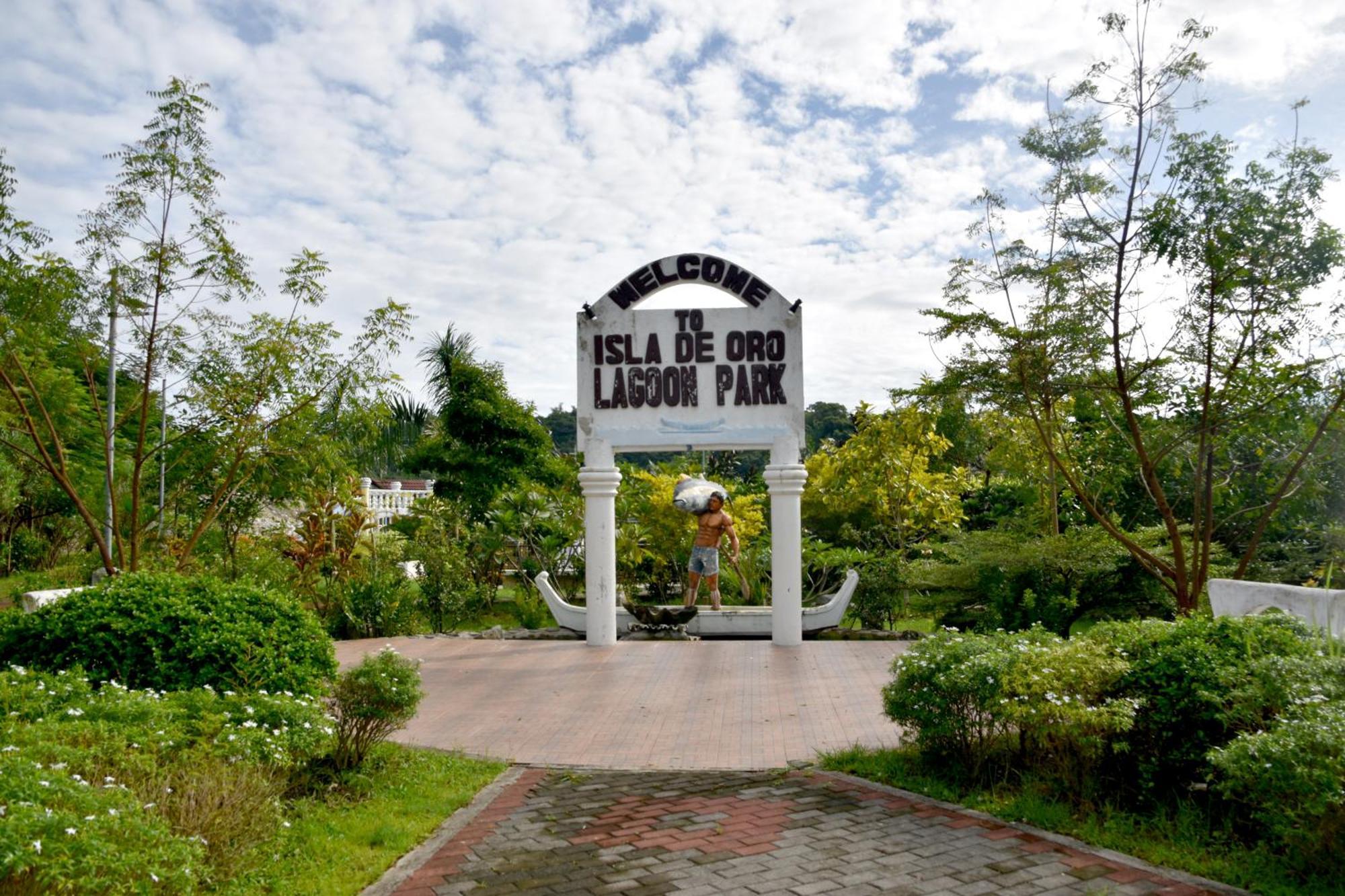 Isla De Oro Hotel Mamburao Экстерьер фото