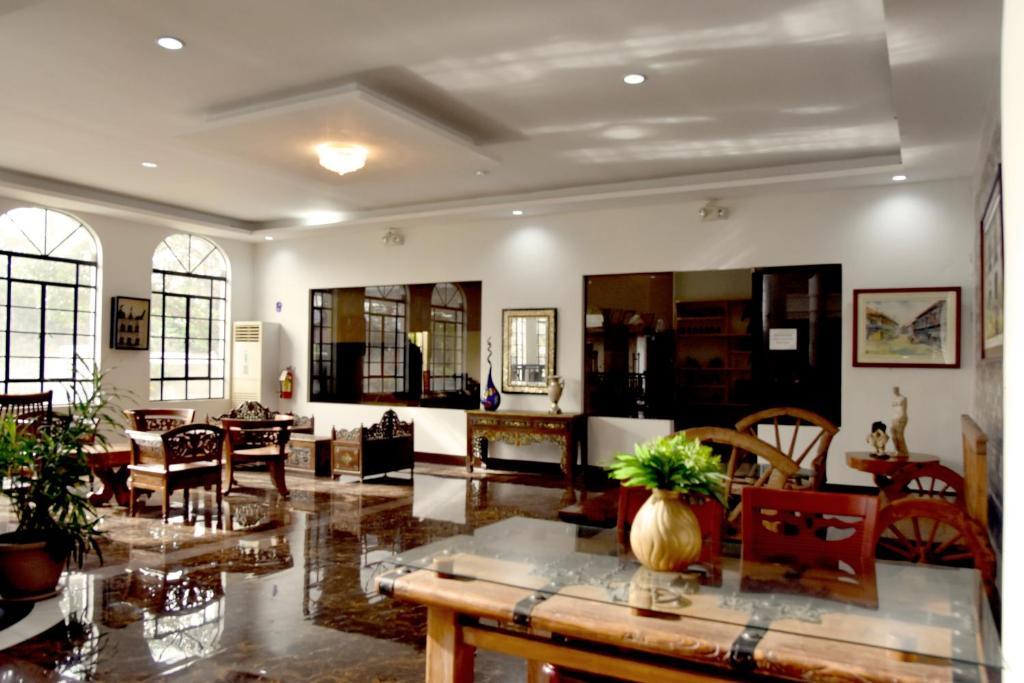 Isla De Oro Hotel Mamburao Экстерьер фото